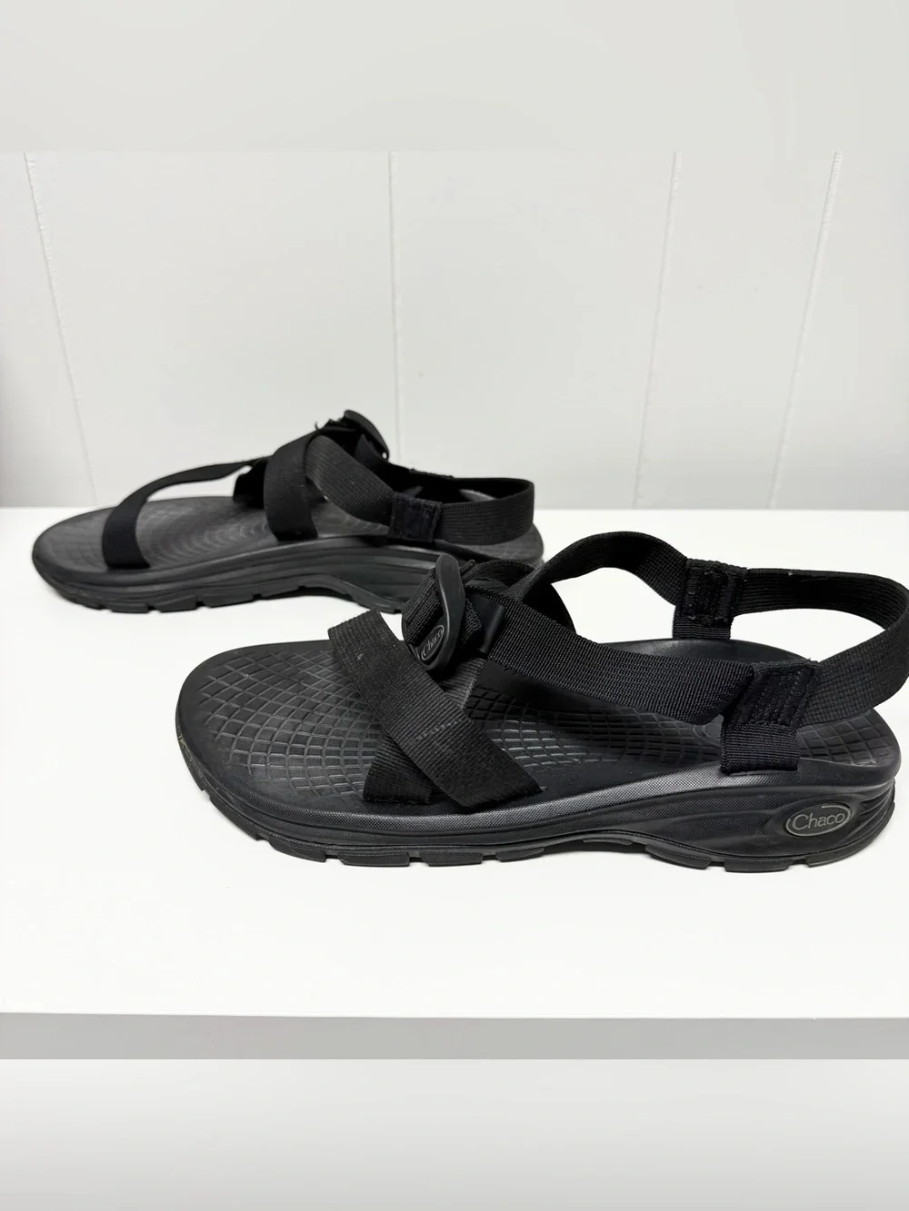 Chaco Men’s Zvolv 2 Black Sandals Size 10